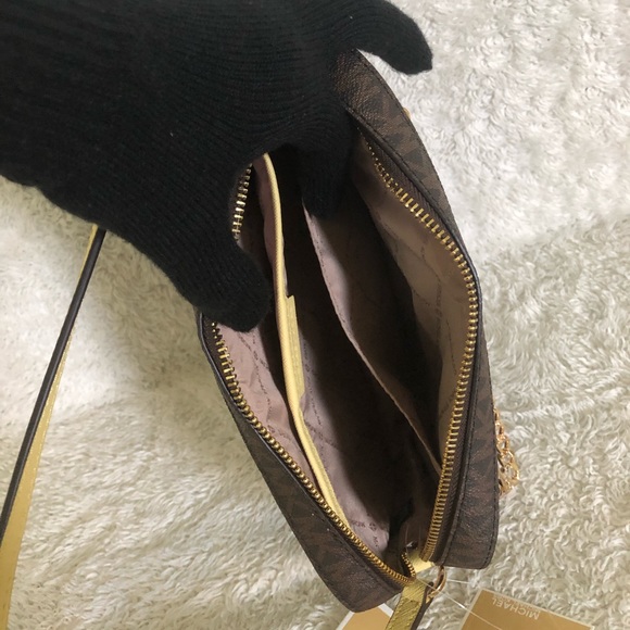 Michael Kors Jet Set Crossbody & Coin Pouch ID Set - Picture 4 of 10